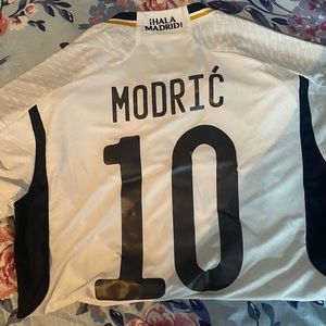 REAL MADRID 23/24 HOME AUTHENTIC JERSEY